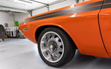 Dodge-Challenger-1971-Coupe-23
