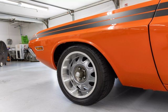 Dodge-Challenger-1971-Coupe-23