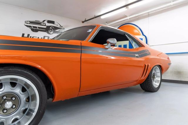Dodge-Challenger-1971-Coupe-25