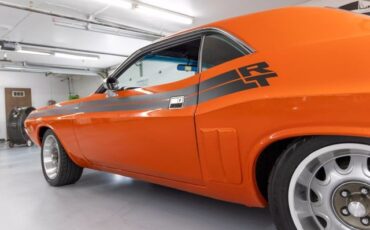 Dodge-Challenger-1971-Coupe-26