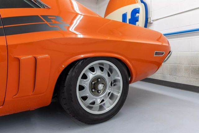 Dodge-Challenger-1971-Coupe-30