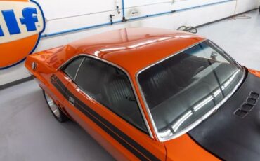 Dodge-Challenger-1971-Coupe-33