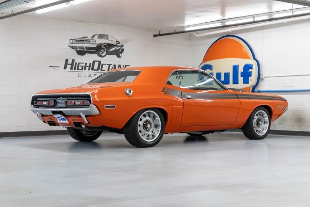 Dodge-Challenger-1971-Coupe-37