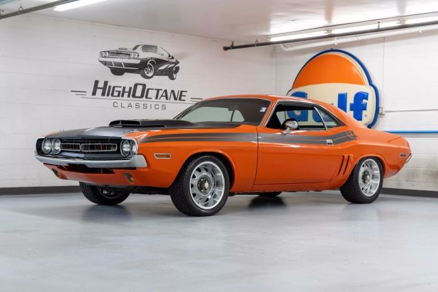 Dodge-Challenger-1971-Coupe-4
