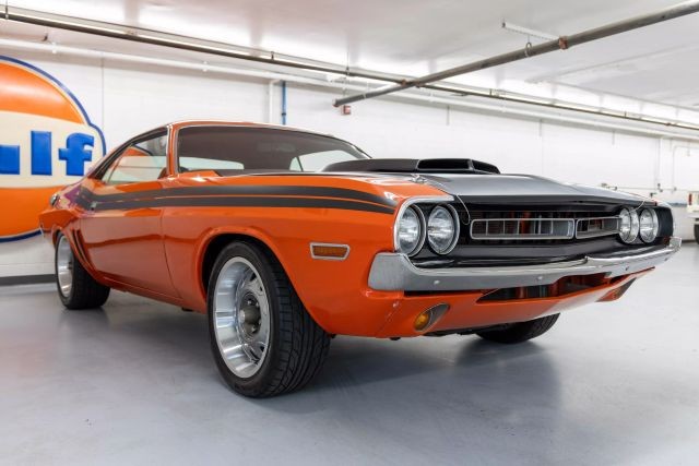 Dodge-Challenger-1971-Coupe-7