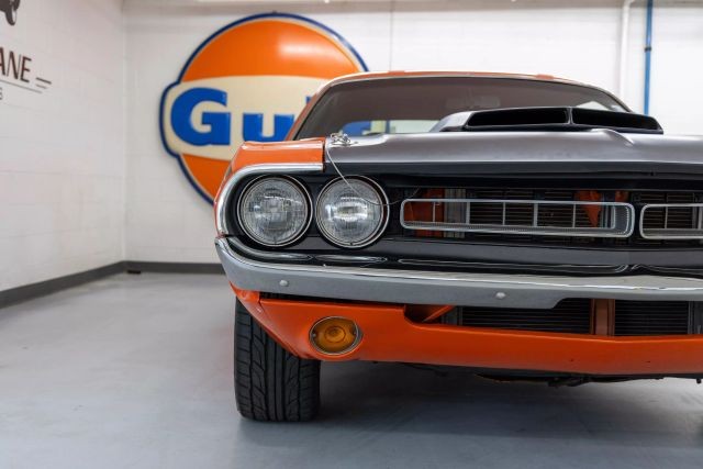 Dodge-Challenger-1971-Coupe-8
