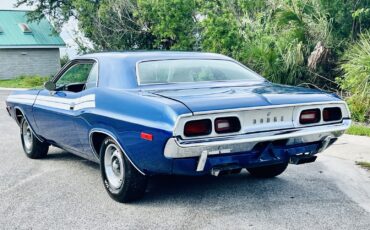 Dodge-Challenger-1972-2