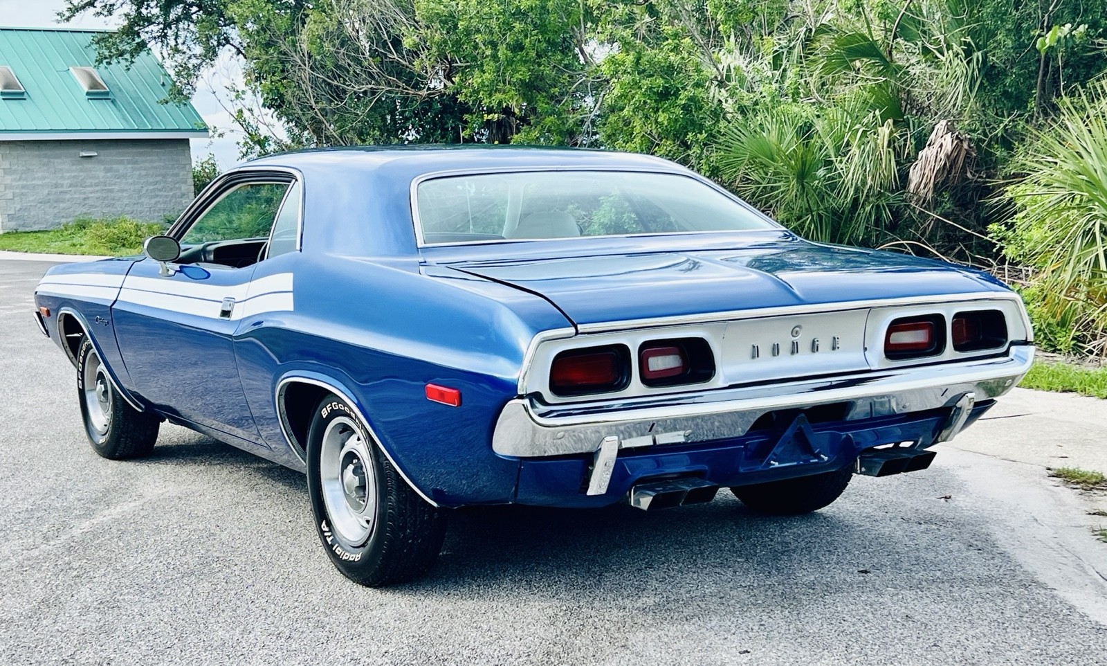 Dodge-Challenger-1972-2