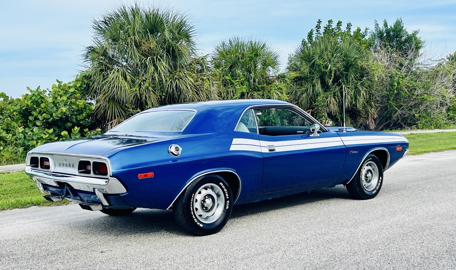 Dodge-Challenger-1972-3