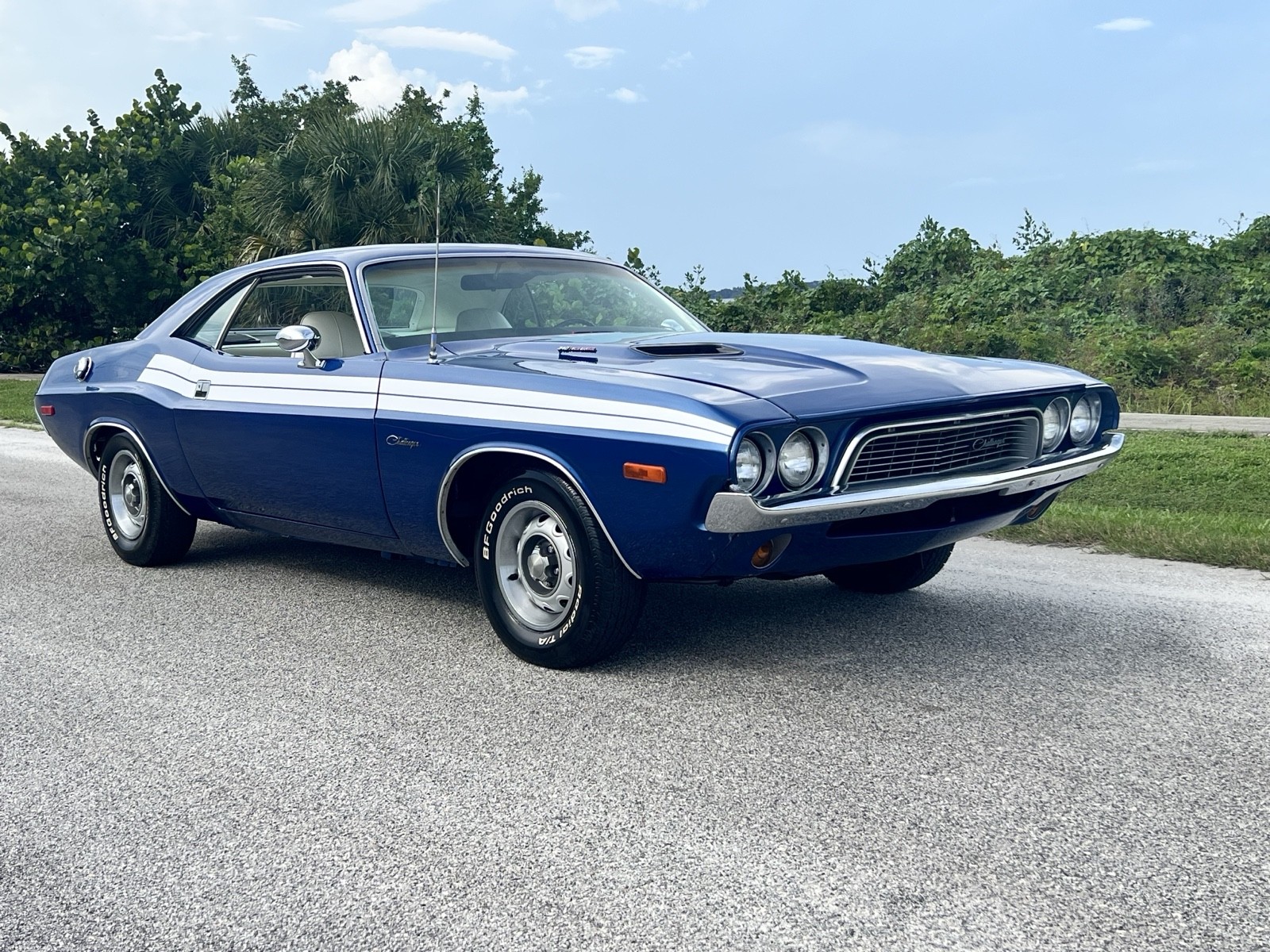 Dodge-Challenger-1972-7