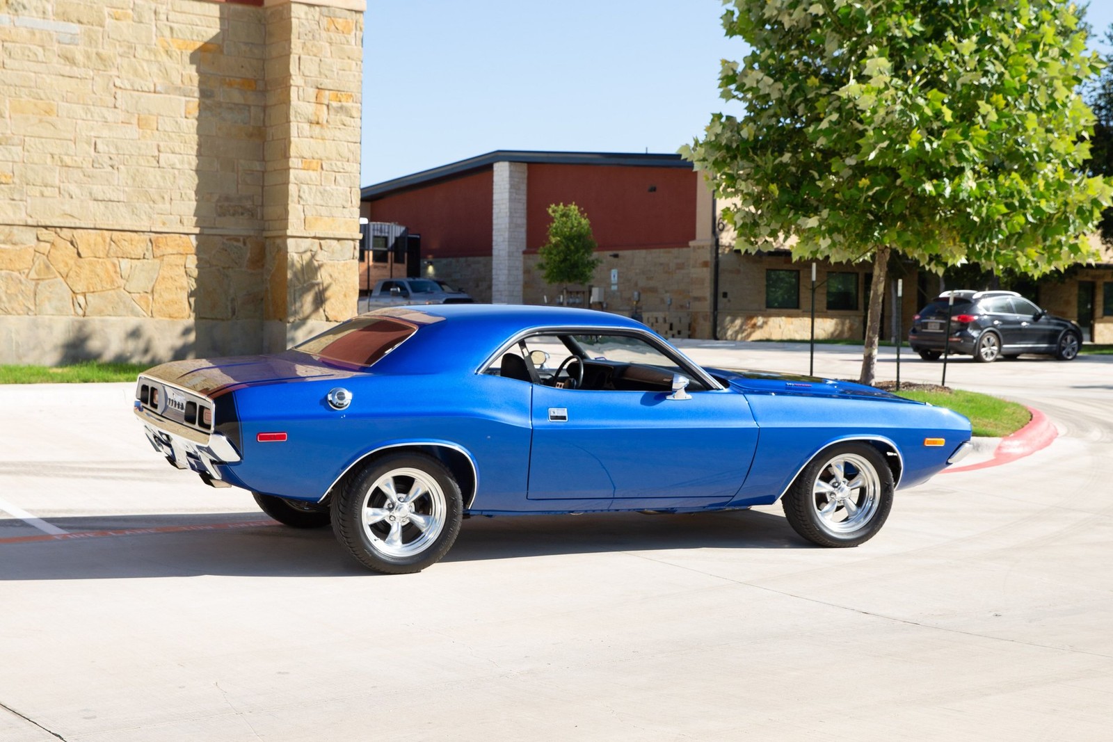 Dodge-Challenger-1972-Coupe-13