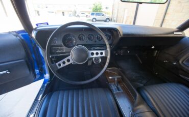 Dodge-Challenger-1972-Coupe-23