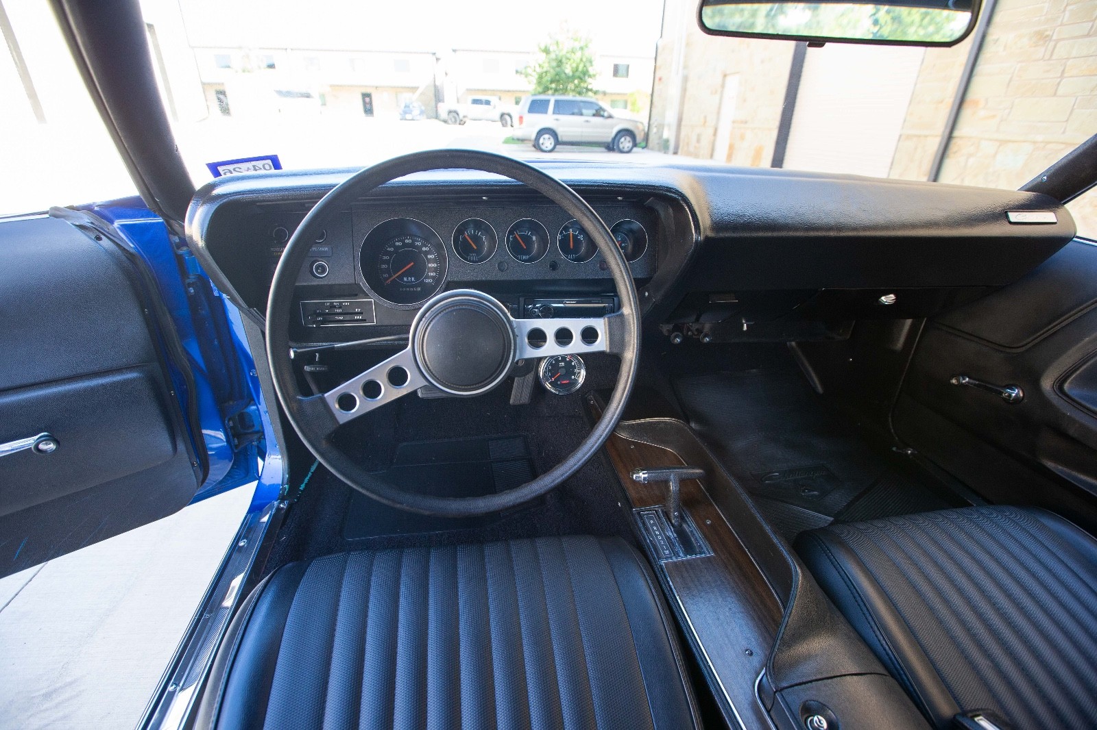 Dodge-Challenger-1972-Coupe-23