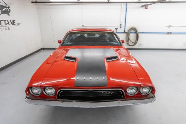 Dodge-Challenger-1973-Coupe-10