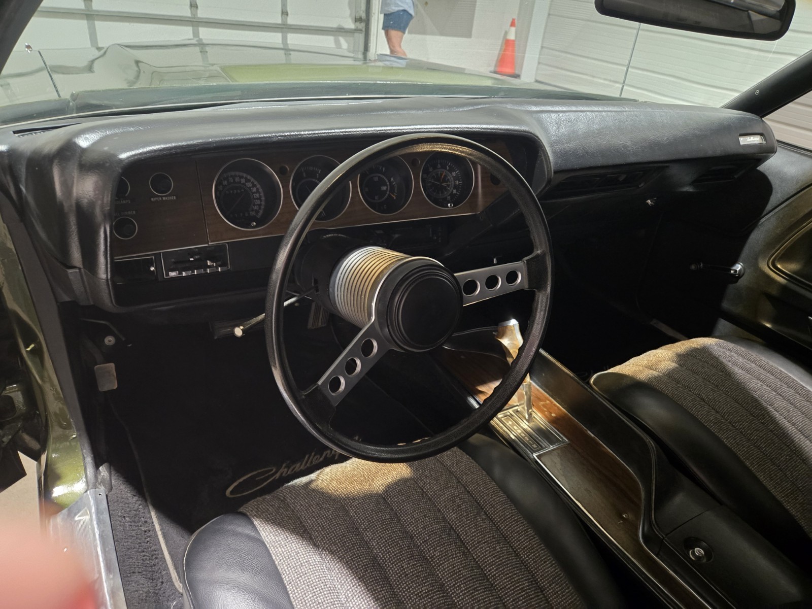 Dodge-Challenger-1973-Coupe-12