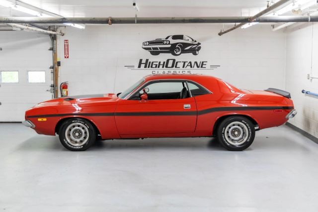 Dodge-Challenger-1973-Coupe-13