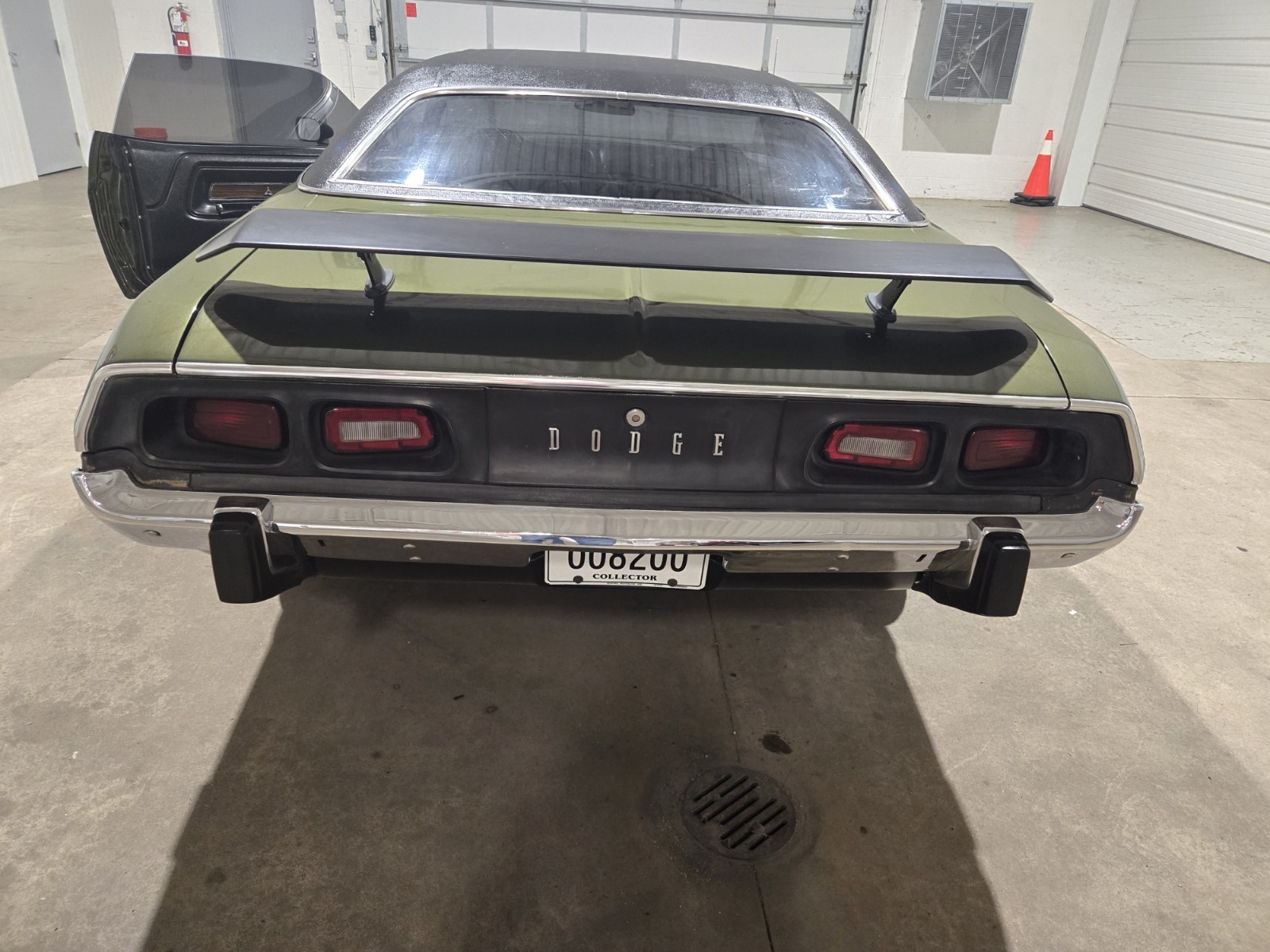 Dodge-Challenger-1973-Coupe-17