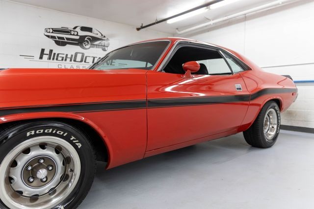 Dodge-Challenger-1973-Coupe-18