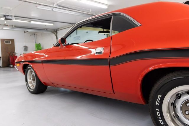 Dodge-Challenger-1973-Coupe-21