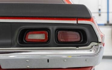 Dodge-Challenger-1973-Coupe-32