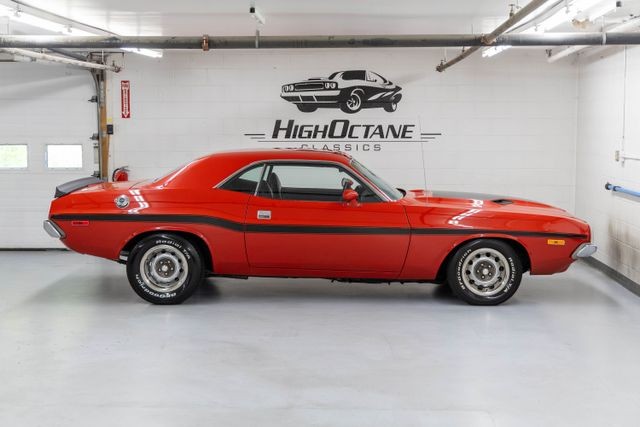 Dodge-Challenger-1973-Coupe-37