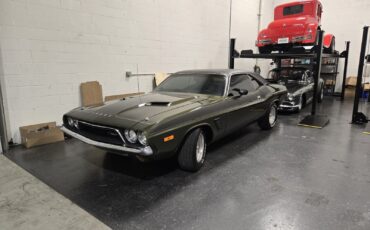 Dodge-Challenger-1973-Coupe