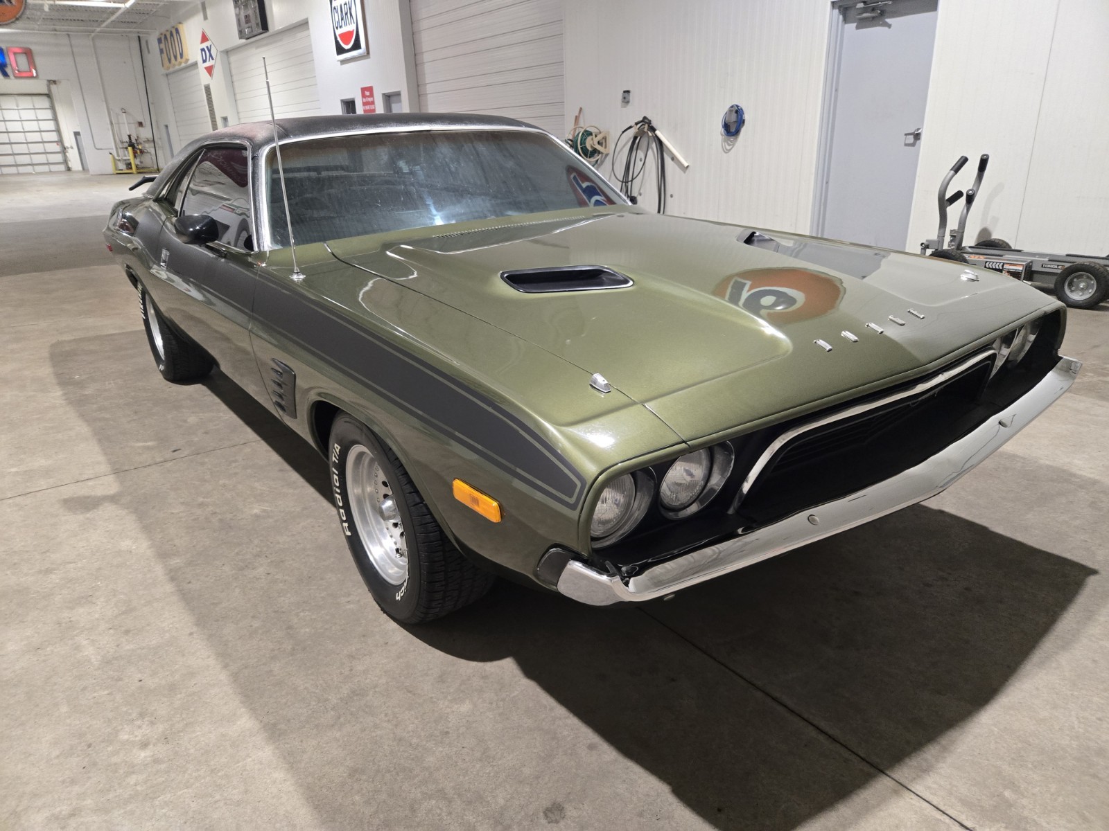 Dodge-Challenger-1973-Coupe-4