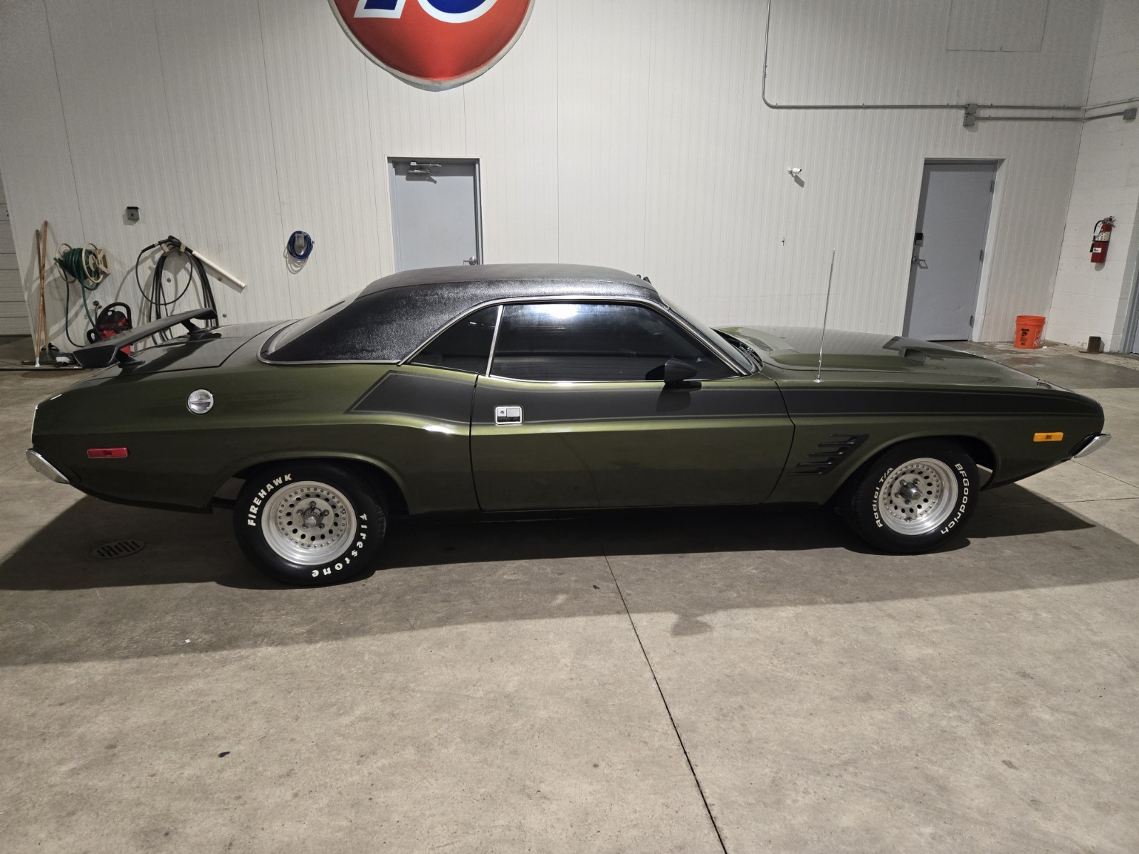 Dodge-Challenger-1973-Coupe-6