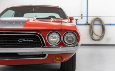 Dodge-Challenger-1973-Coupe-9
