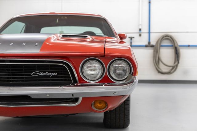Dodge-Challenger-1973-Coupe-9