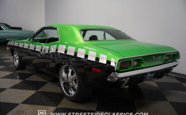 Dodge-Challenger-1974-Hardtop-11
