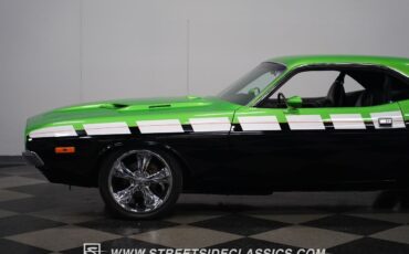 Dodge-Challenger-1974-Hardtop-26