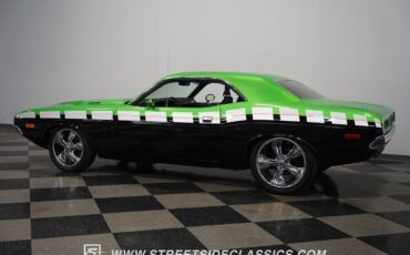 Dodge-Challenger-1974-Hardtop-9