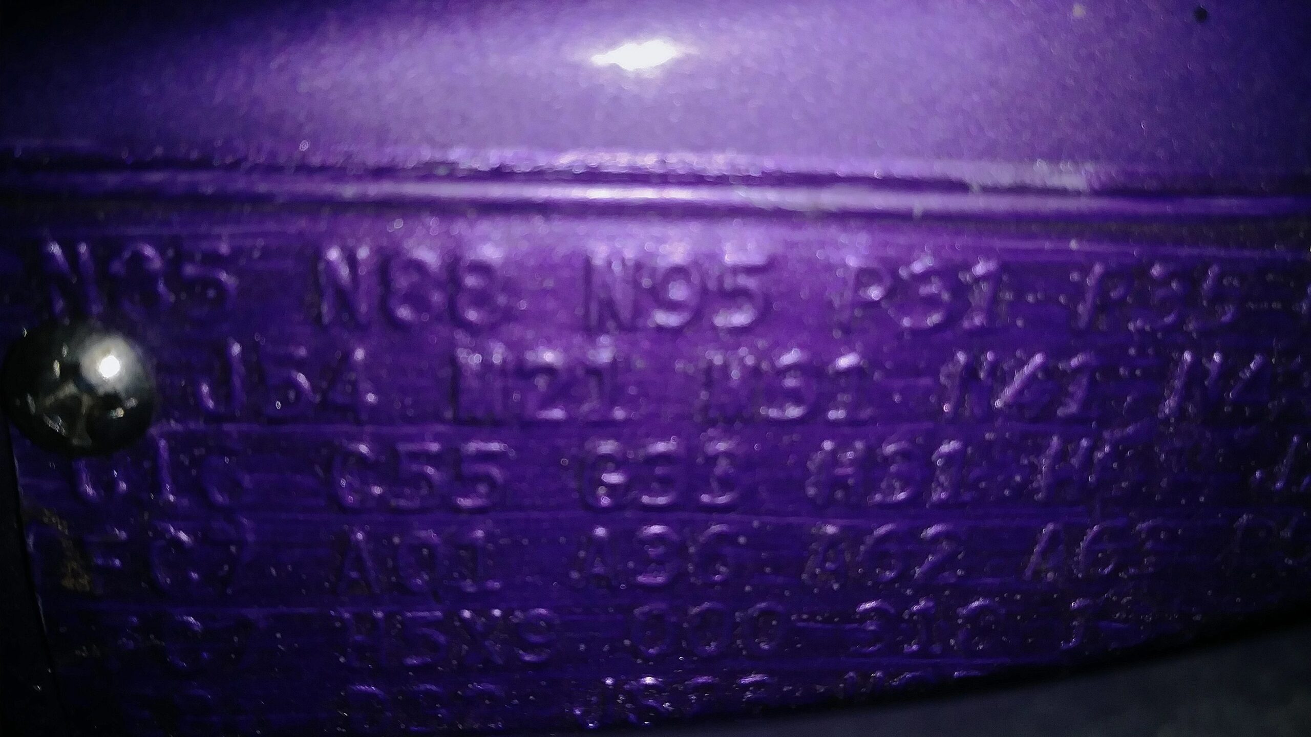 Dodge-Challenger-rt-1970-Purple-Black-12