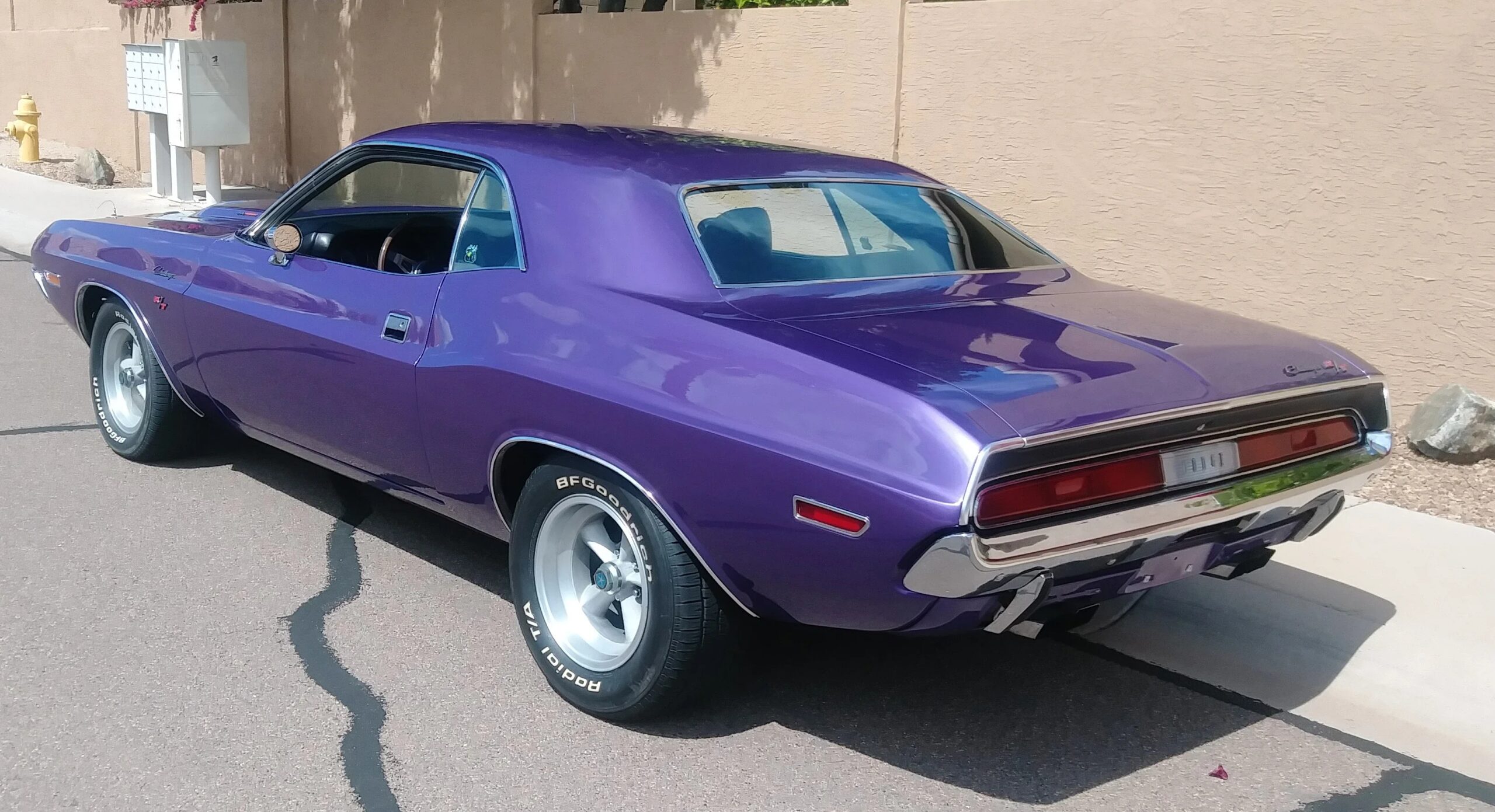Dodge-Challenger-rt-1970-Purple-Black-15