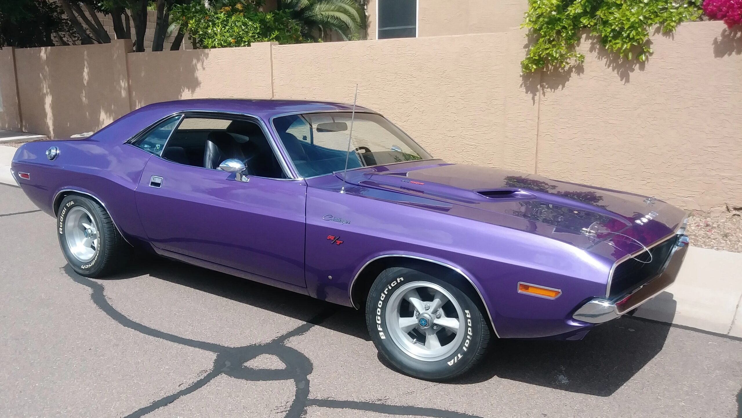 Dodge-Challenger-rt-1970-Purple-Black-16