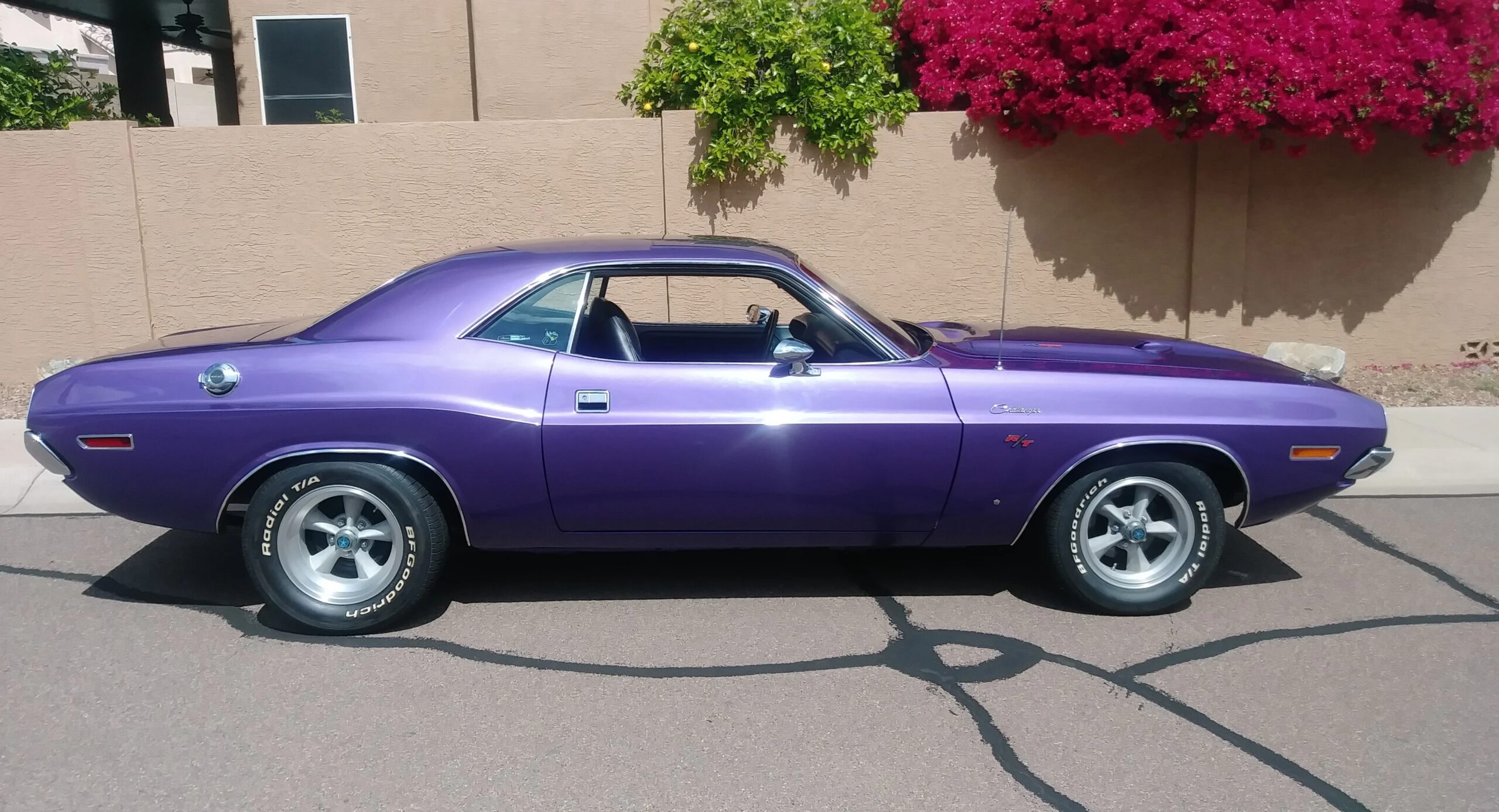 Dodge-Challenger-rt-1970-Purple-Black-17