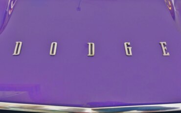 Dodge-Challenger-rt-1970-Purple-Black-37