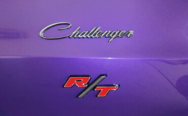 Dodge-Challenger-rt-1970-Purple-Black-38