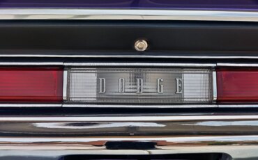 Dodge-Challenger-rt-1970-Purple-Black-40