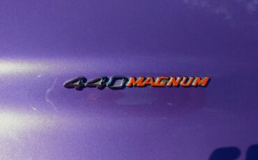Dodge-Challenger-rt-1970-Purple-Black-41