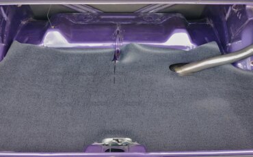 Dodge-Challenger-rt-1970-Purple-Black-42