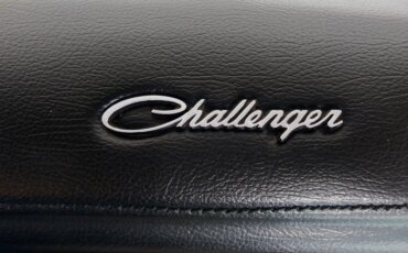 Dodge-Challenger-rt-1970-Purple-Black-6