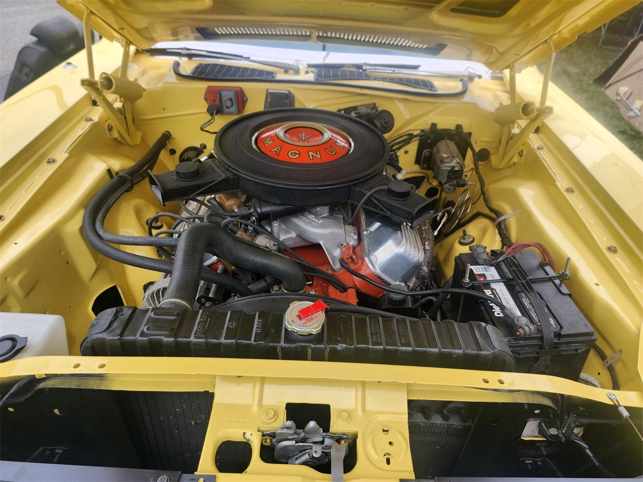 Dodge-Challenger-rt-1970-top-banana-yellow-black-11