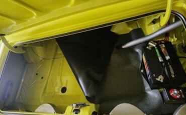 Dodge-Challenger-ta-1970-Yellow-Black-1