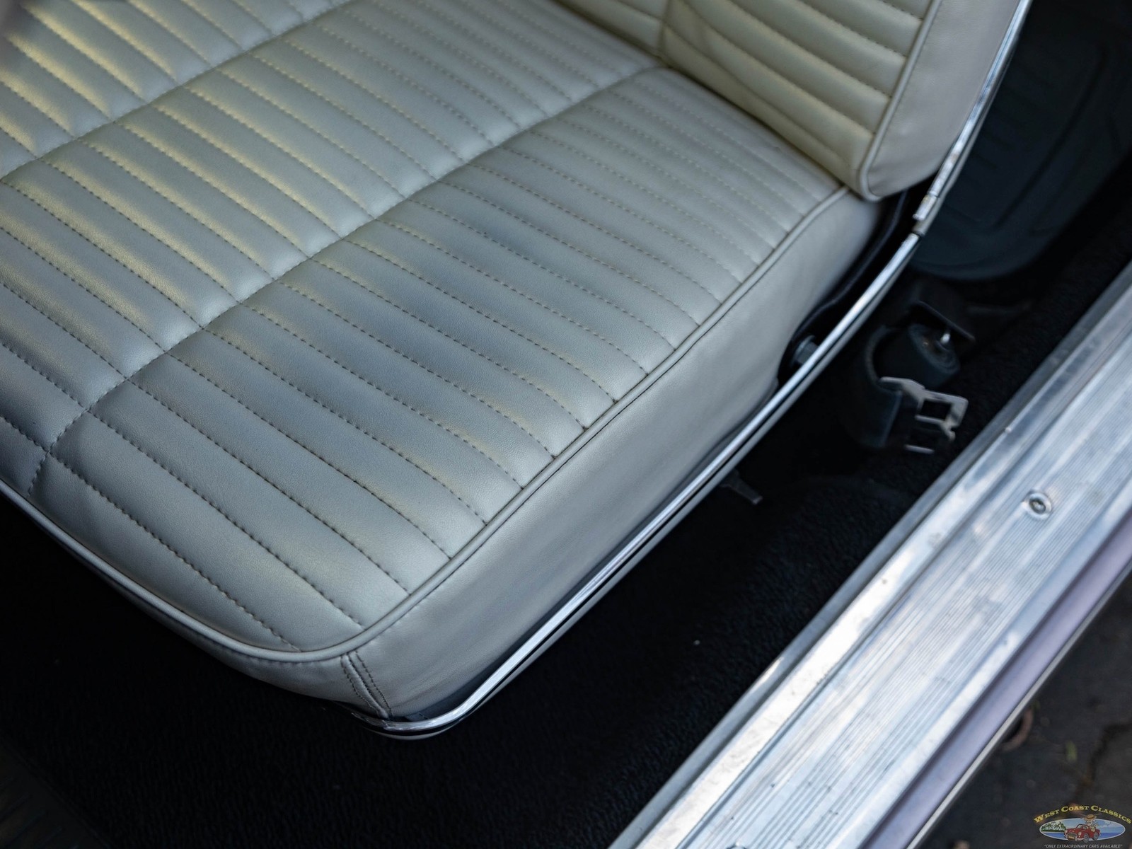 Dodge-Charger-1966-2-Door-Fastback-Hardtop-30