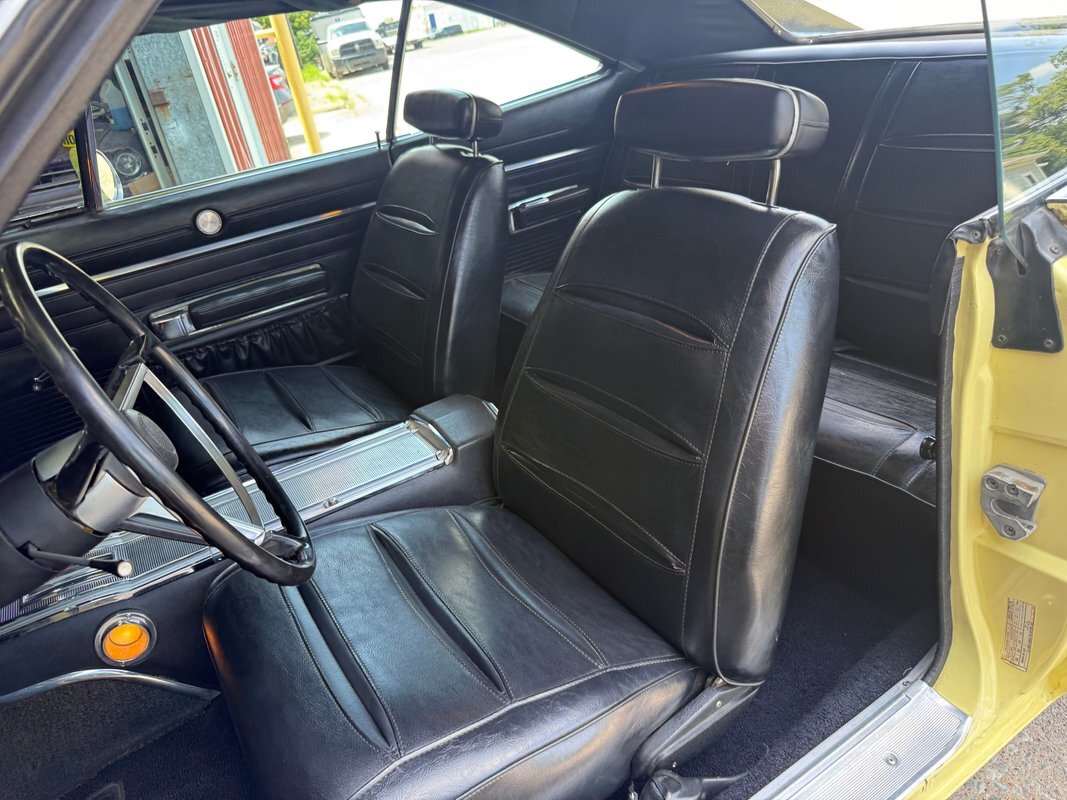 Dodge-Charger-1968-20