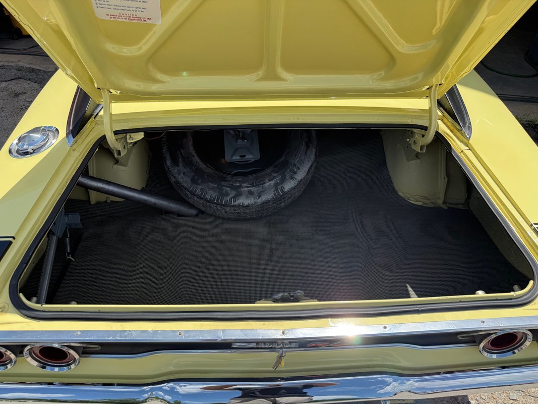 Dodge-Charger-1968-24