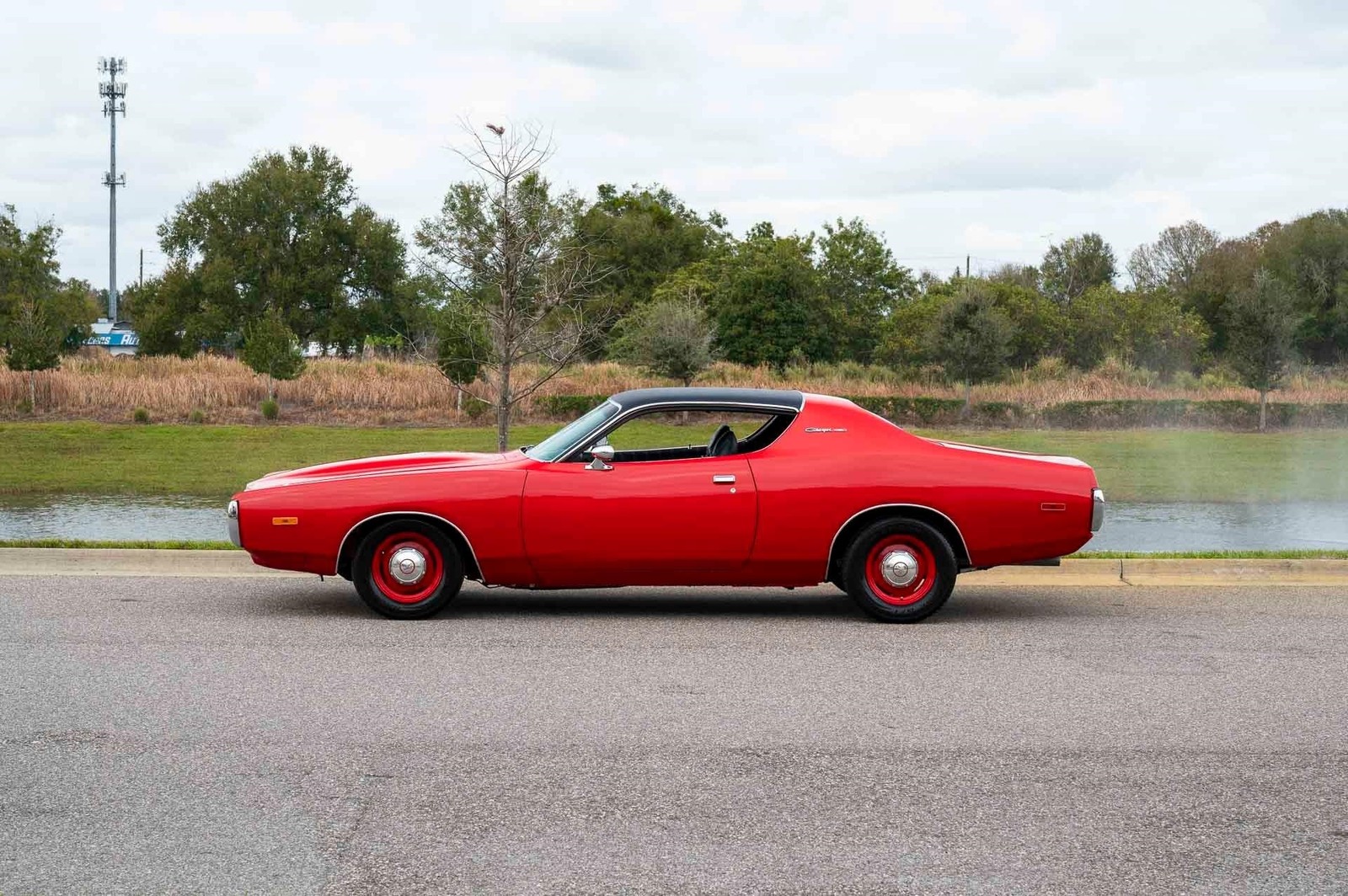 Dodge-Charger-1972-2-Door-4