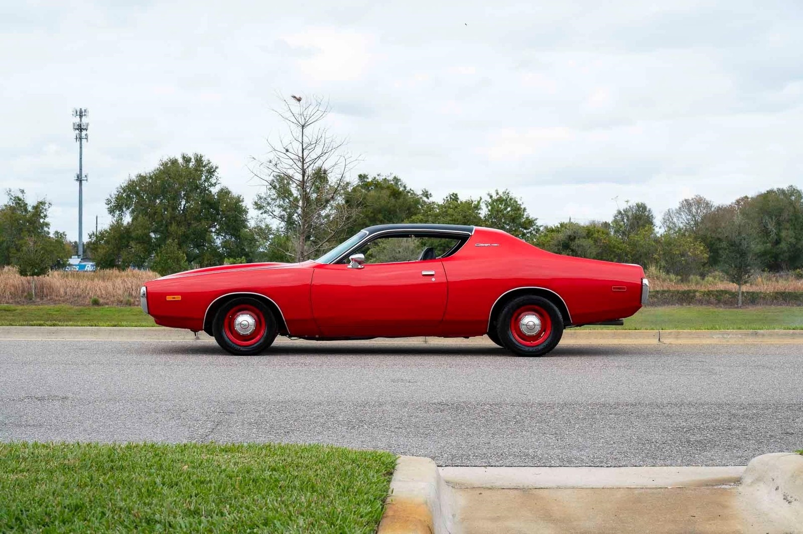 Dodge-Charger-1972-2-Door-5